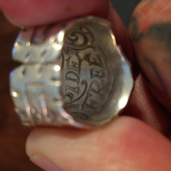 Skull rings Signed by K Carlson - Picture 2 of 3